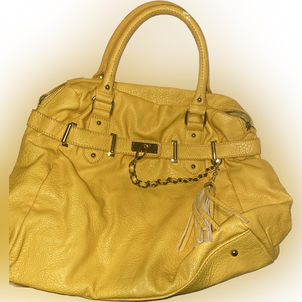 Steve Madden yellow bag slay